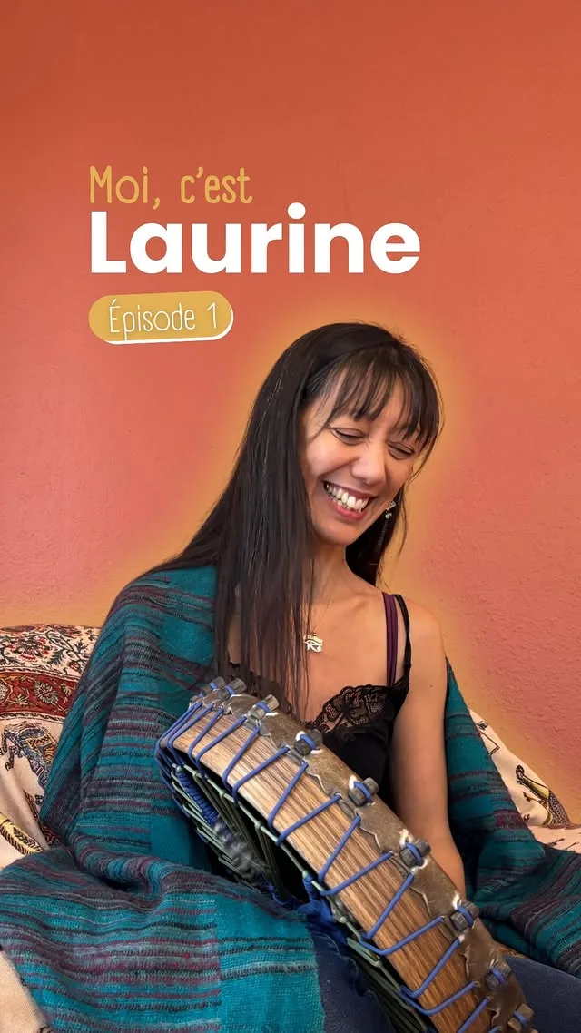 Imported by HTML to Divi Lorine, kinésiologue à Huningue, avec son tambour chamanique